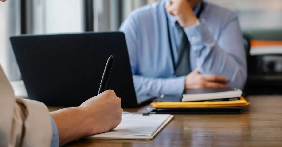 Comment évaluer les différentes offres sur un comparateur mutuelle pro